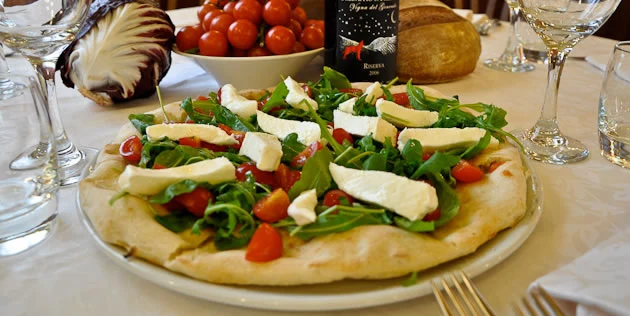 Pizza dalla cucina