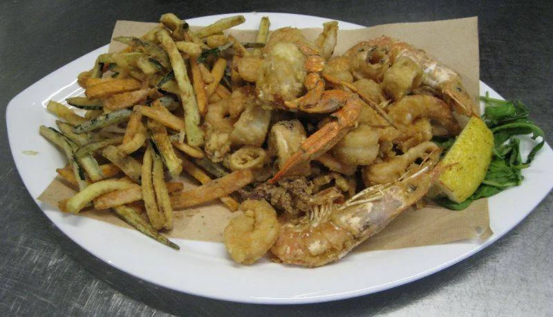Fritto misto di pesce e verdure