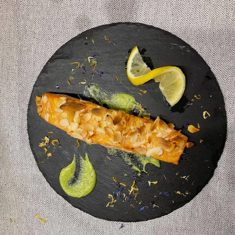 Salmone alle mandorle