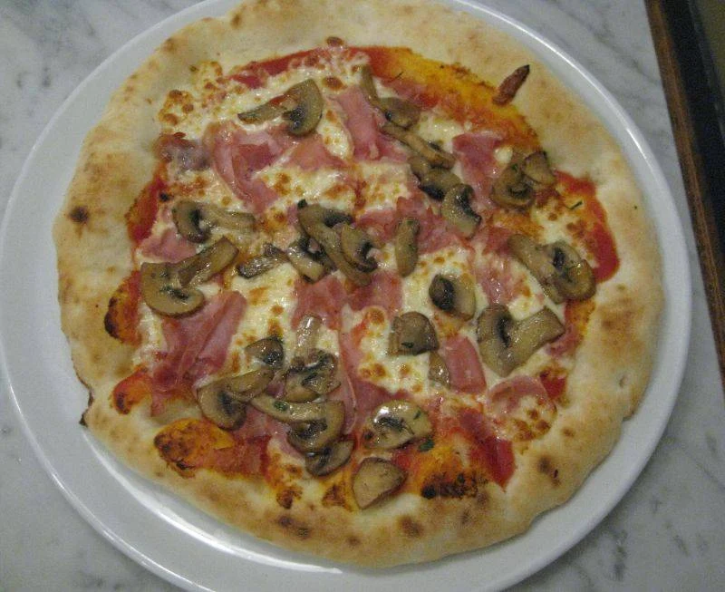 Prosciutto e Funghi